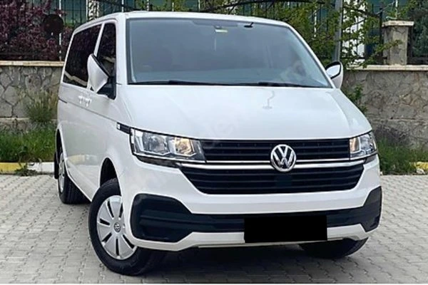 Volkswagen Transporter kiralık 9 kişilik araç